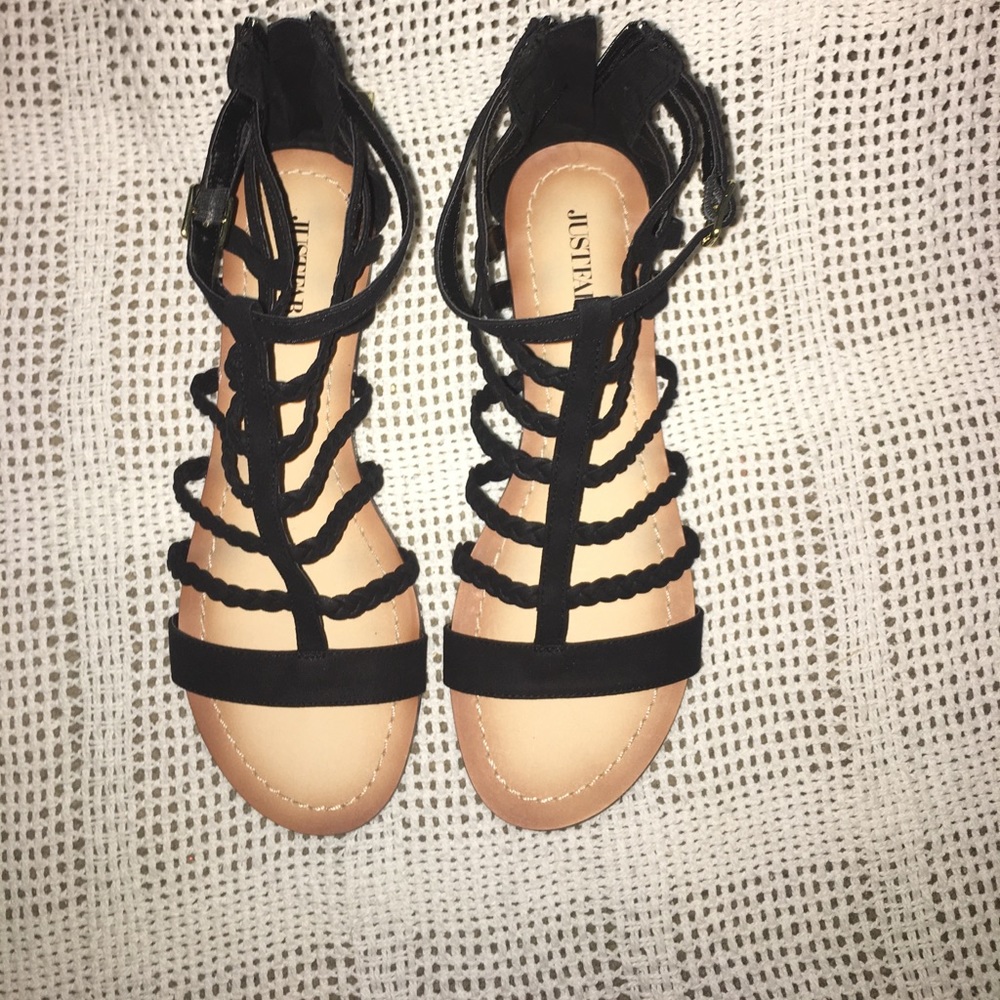 Black sandals super cute size 8